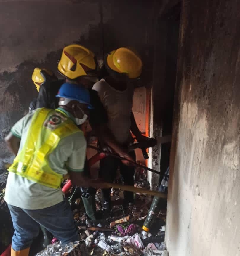 Fire razes shops at Balogun Market 