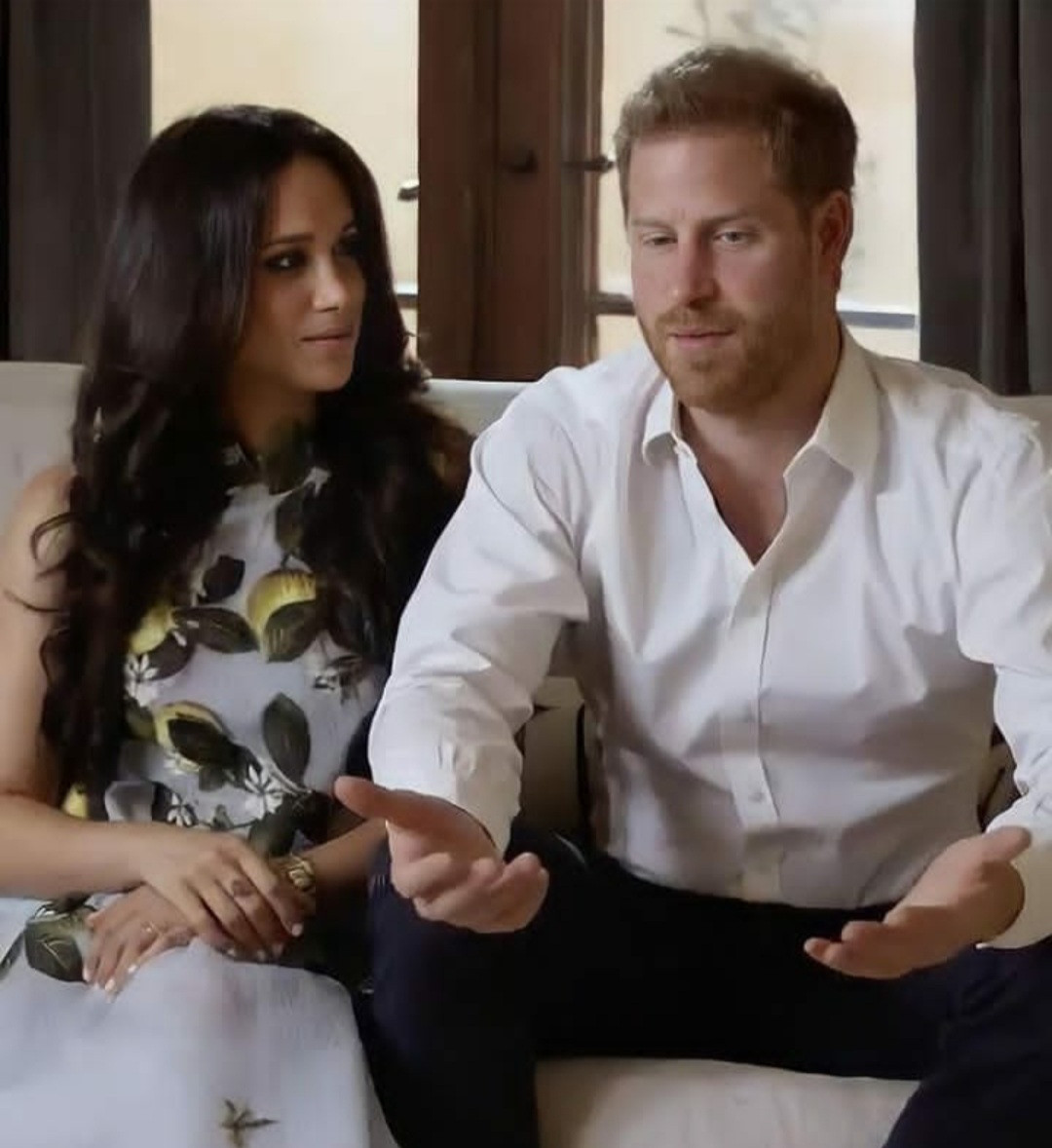 Meghan Markle and Prince Harry make first appearance since announcing pregnancy (video)