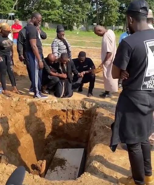 Sound Sultan Buried Amid Tears In United States