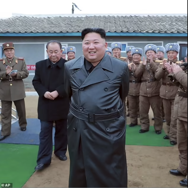 North Korea leader, Kim Jong Un bans leather coats to stop citizen copying his look