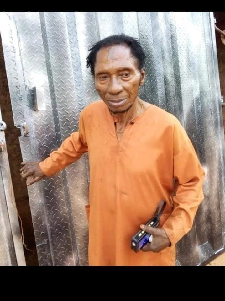 Enugu native doctor who married 59 wives is dead (photos) 