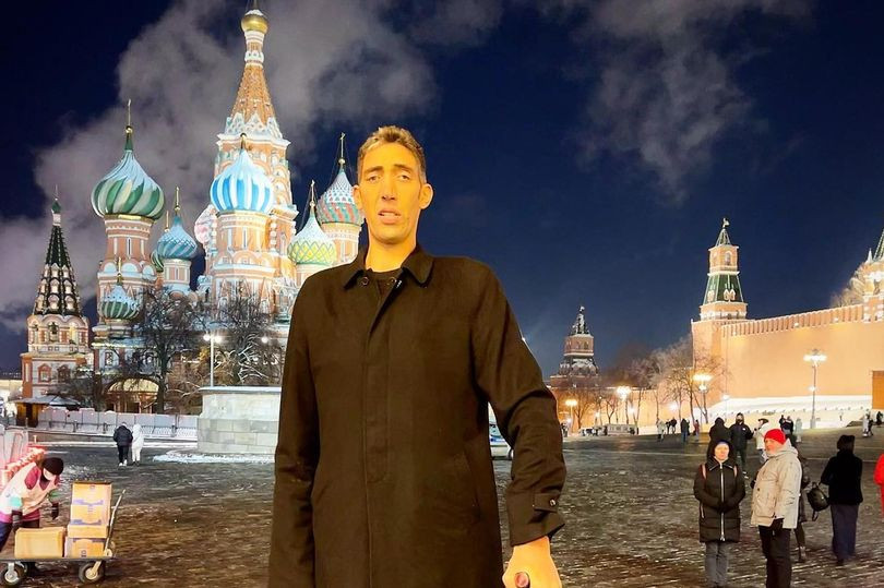World?s tallest man travels to Russia in bid to find woman who can bear him children 