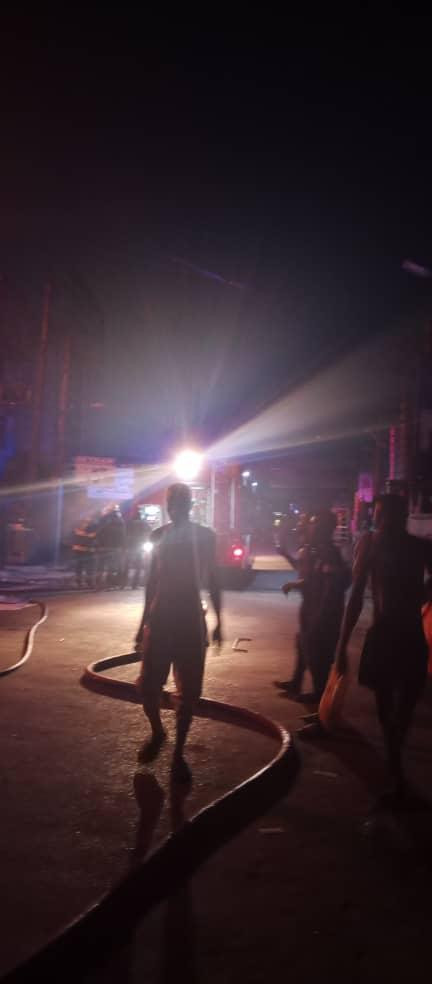 Properties destroyed as fire guts shopping complex in Lagos (photos)