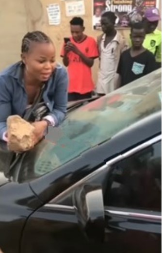 Sex Worker Threatens To Smash Client’s Car For Refusing To Pay For Her Overnight Services (Video)