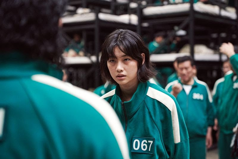  ?Squid Game? star Hoyeon Jung makes history as the first South Korean to cover Vogue magazine (photos)