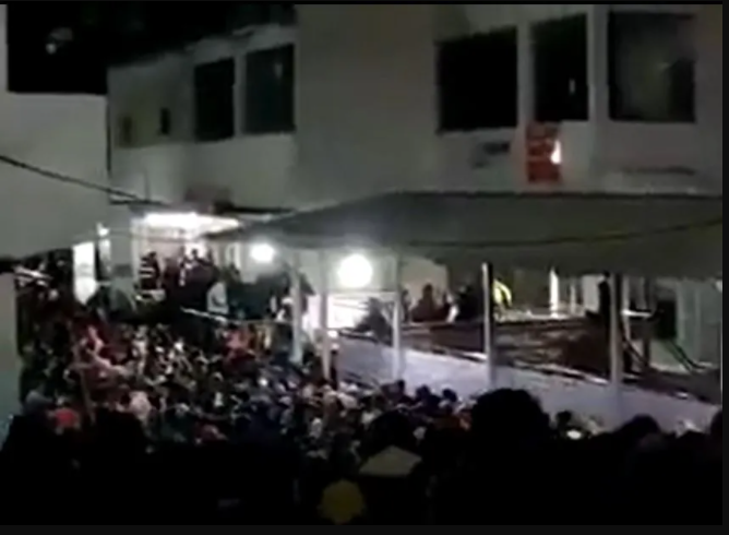 12 crushed to death with 17 other injured in New Year?s Eve stampede at a shrine in India (photos)