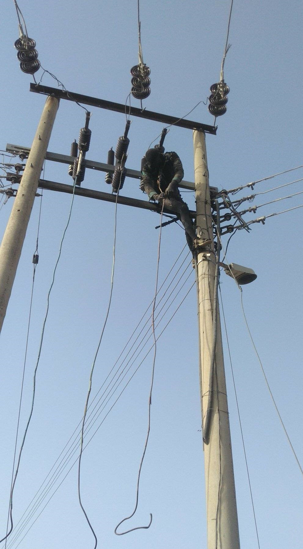 Suspected vandal electrocuted while stealing transformer cables in Kano (graphic photos)