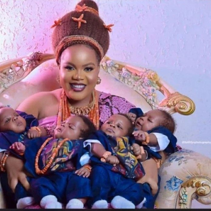 Lovely photos of Oba of Benin and his youngest wife, Queen Aisosa, with their set of quadruplets