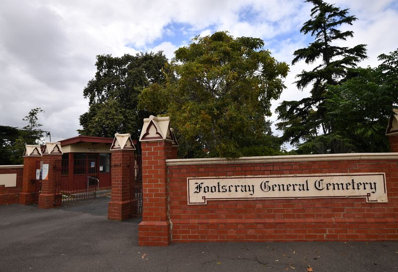 Heads dug up and stolen from Australian cemetery for 